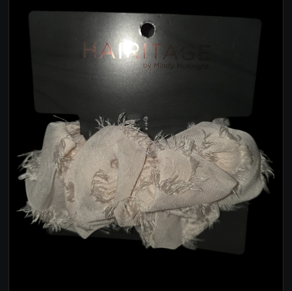 HAIRITAGE BY MINDY Raw Edge Linen Hair Scrunchie